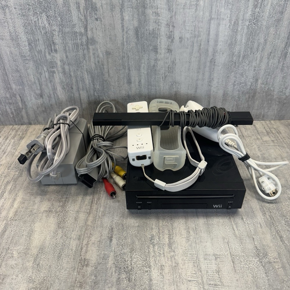 Nintendo Console Black With Game Controller Hook Ups Tested RVL-101 Wii 10